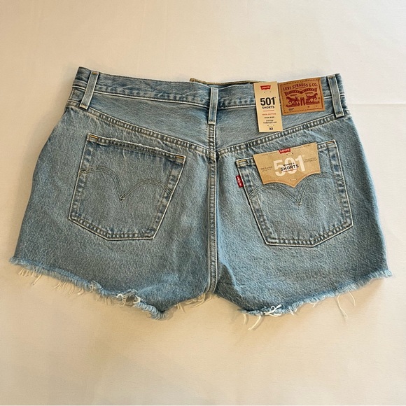 Levi’s 501 Shorts, Size 32 - Picture 2 of 3